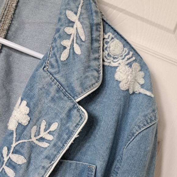 Floral Embroidered Denim Blazer - Picture 4 of 8